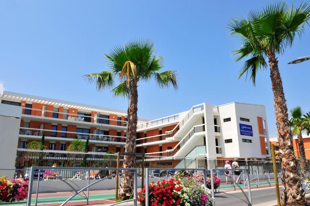 Residence Goelia Royal Cap Вилньов Любе Екстериор снимка